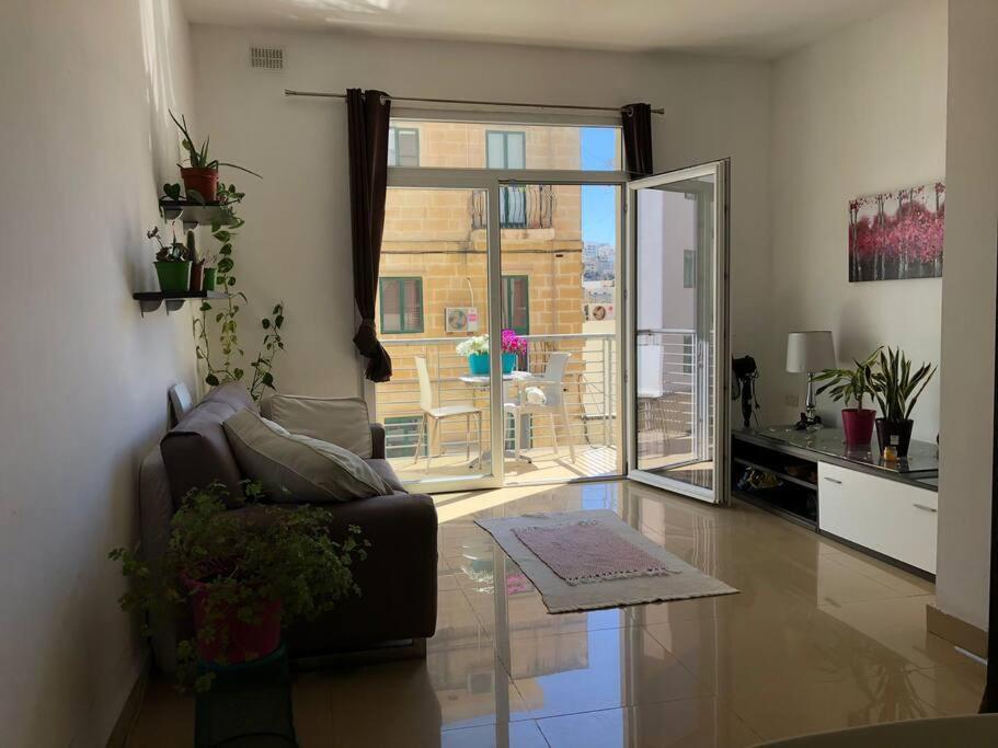 Well Located 2 Bedroom Flat In St.Julians San Giuliano Esterno foto